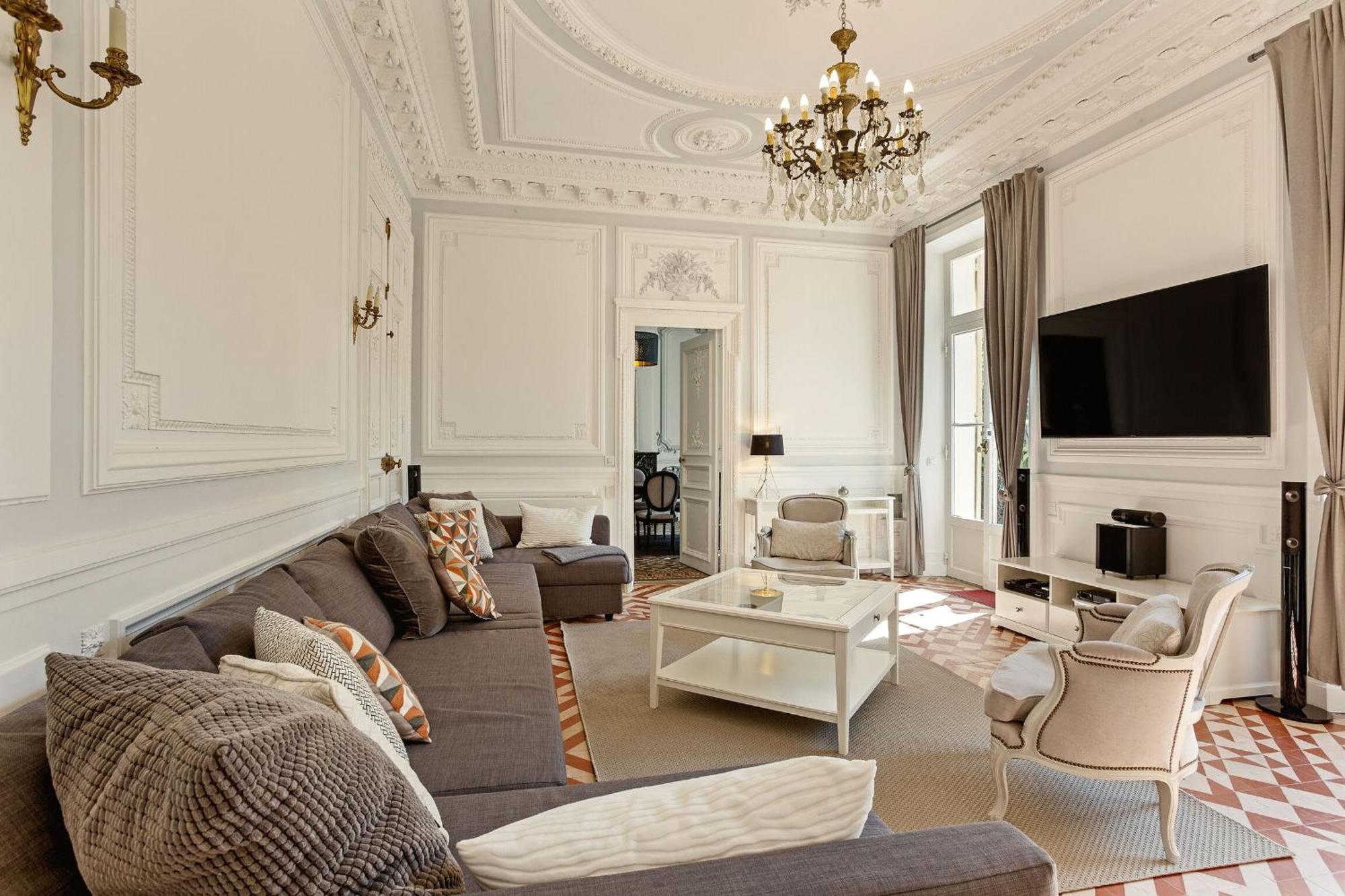 Aura By Halldis Apartment